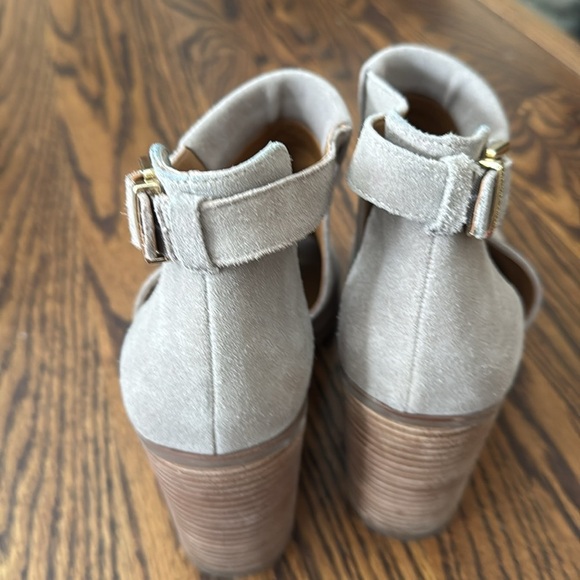 Arturo Chiang ‘Cordeliah' Split Shaft Peep Toe Suede Bootie. Stacked heel. Sz 9 - Picture 5 of 8